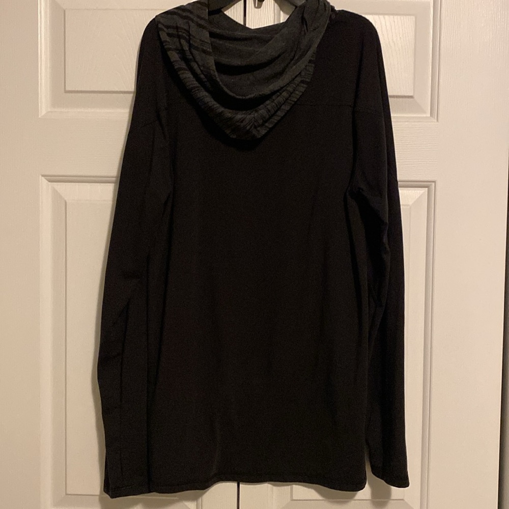 Men’s Lt Weight Hooded Long Sleeved Shirt EUC - Picture 4 of 5